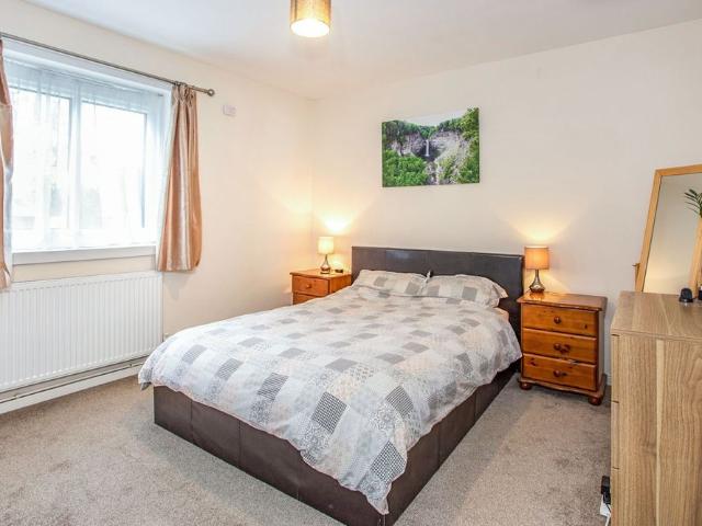 Apartment for rent in Red Hill, Surrey