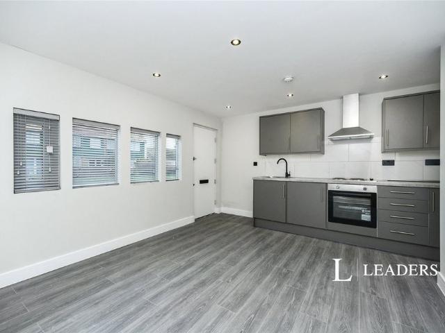 Apartment for rent in Peacehaven, Iford