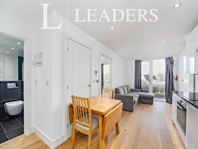 Apartment for rent in London Borough of Croydon, Waddon