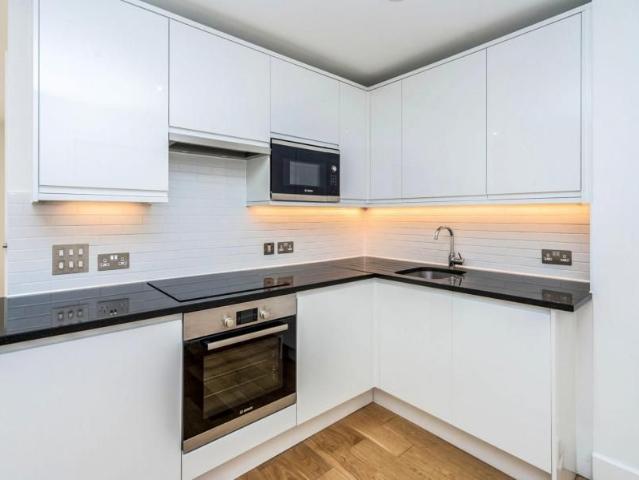Apartment for rent in London Borough of Sutton, Greater London