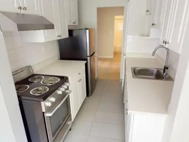 Apartment for rent in Denman Village, Vancouver