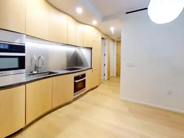 Apartment for rent in Lower Robson, Vancouver