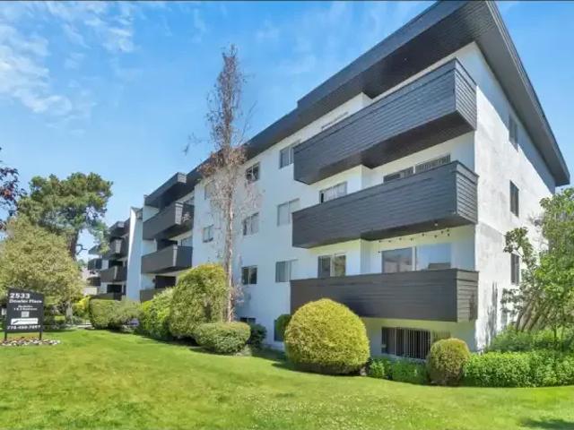 Apartment for rent in Quadra Village, Victoria