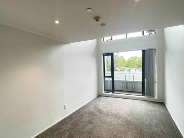 Apartment for rent in Glen Eden, Waitākere Ranges