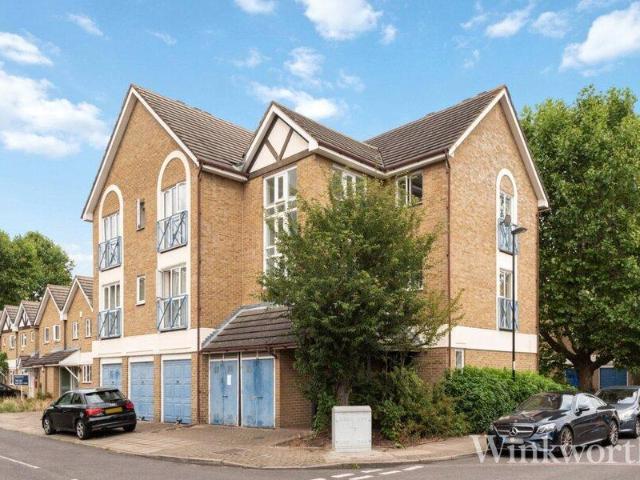 Apartment for sale in Old Ford, Greater London