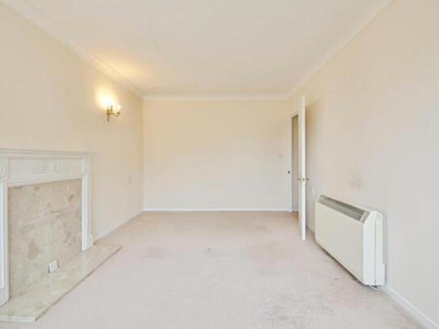 Apartment for sale in Greater London