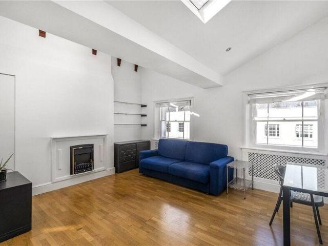Apartment for sale in Cat Hill, England