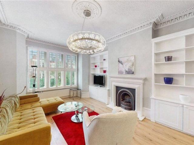 Apartment for rent in Cat Hill, England