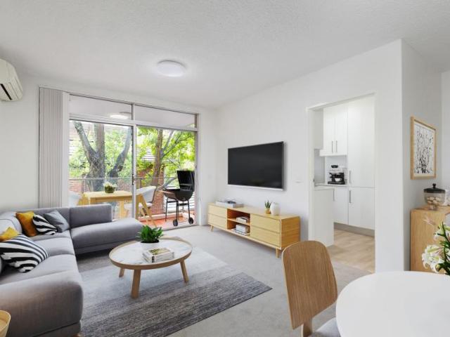 Apartment for sale in Lower North Shore, Sydney