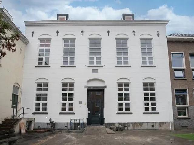 Appartement te huur in Bloemhof, Rotterdam