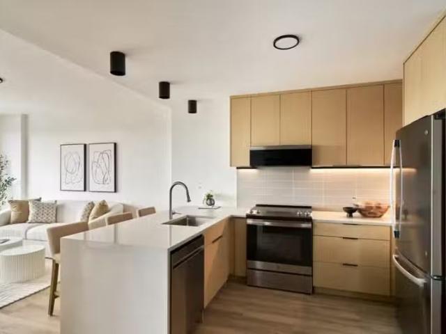 Apartment for rent in Bayside