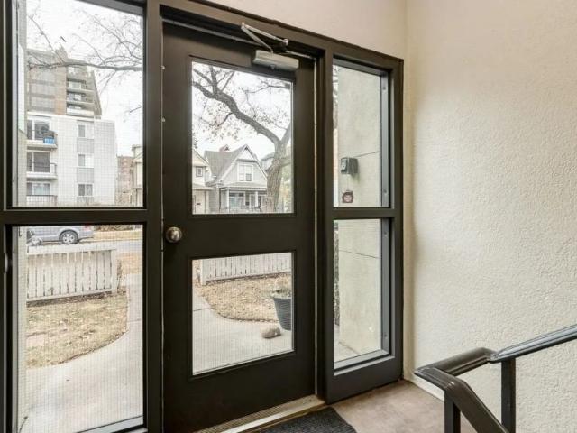 Apartment for rent in Connaught, Calgary