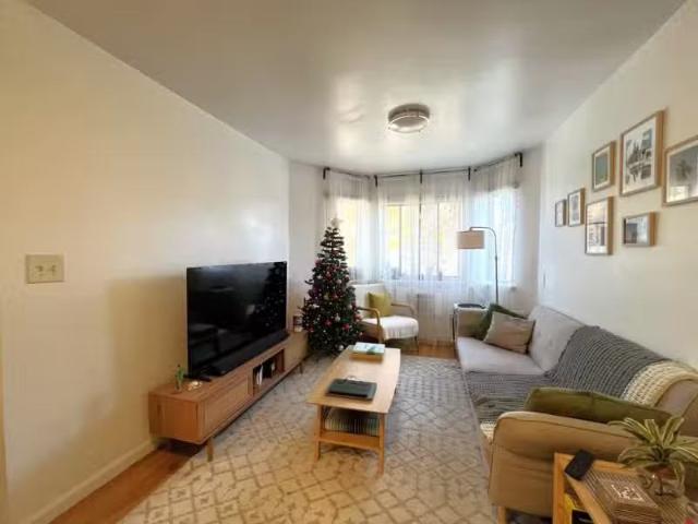 Apartment for rent in Elmhurst