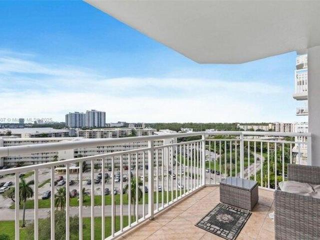 Condo for sale in Aventura, Florida