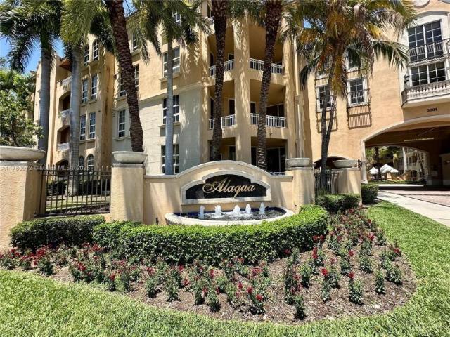 House for sale in Aventura