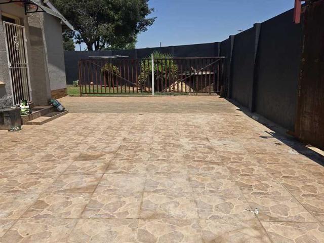Apartment for rent in Vosloorus, Gauteng