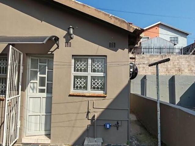 Apartment for rent in Seaview, Kwazulu-natal