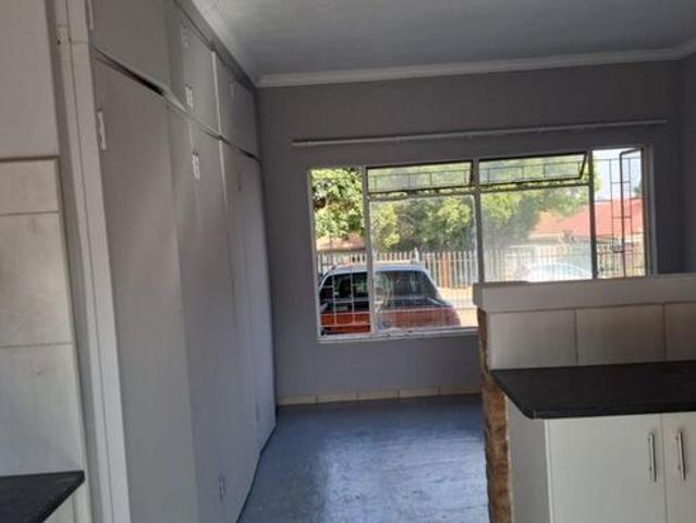 Apartment for rent in Waterkloof, Gauteng