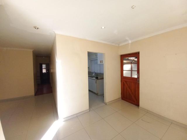 Apartment for rent in Mitchells Plain, Western Cape