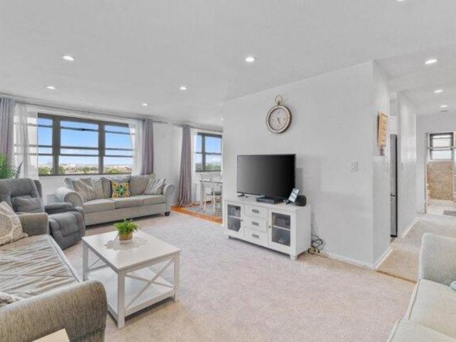 Condo for sale in Hudson, New Jersey