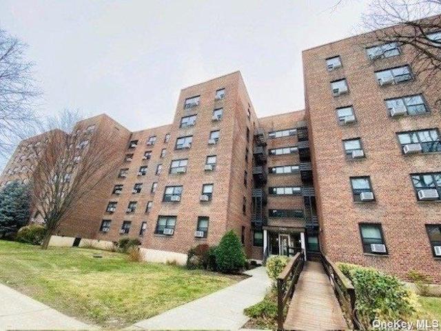 Apartment for sale in Queens, Arverne