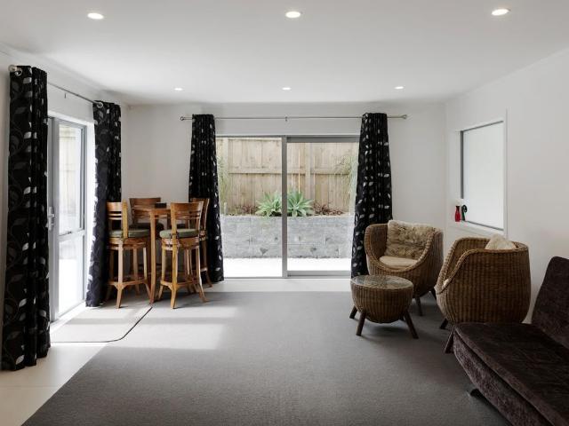 House for rent in Castor Bay
