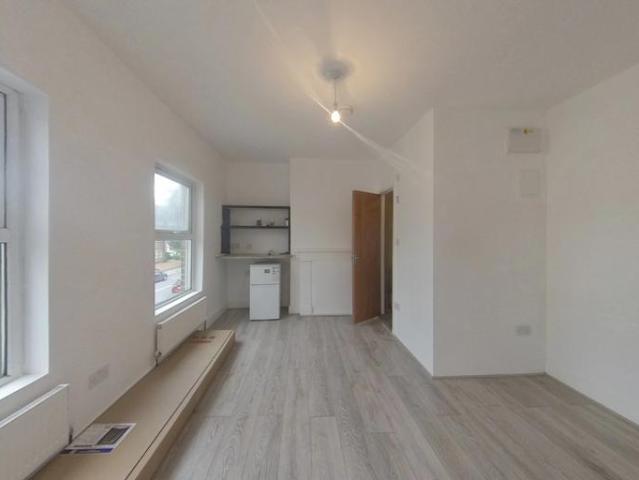 Flat for rent in London Borough of Croydon, Thornton Heath