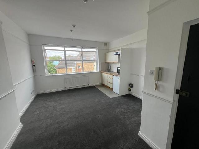 Studio for rent in Alton Barnes, Essex
