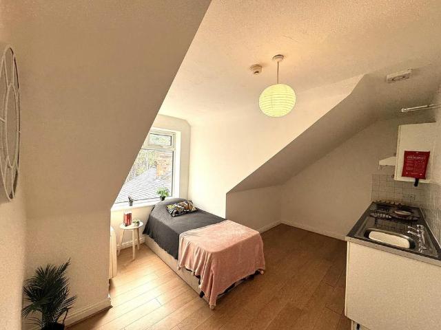 Studio for rent in Aylestone Park, Leicester