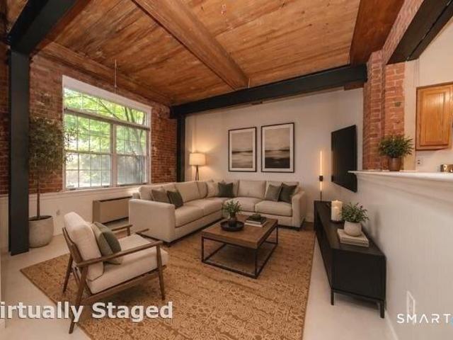 Condo for sale in Kensington, Berlin
