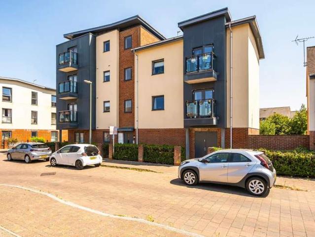 Flat for sale in Wecock, Spring Vale