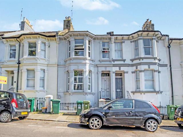Flat for sale in Round Hill, Brighton & Hove