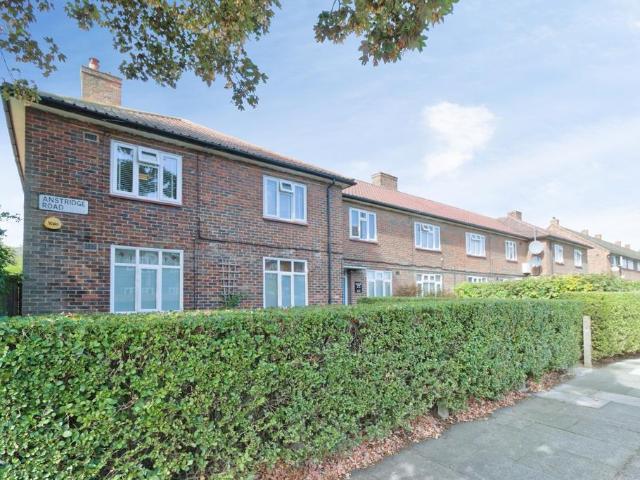Flat for sale in Royal Borough of Greenwich, Greater London