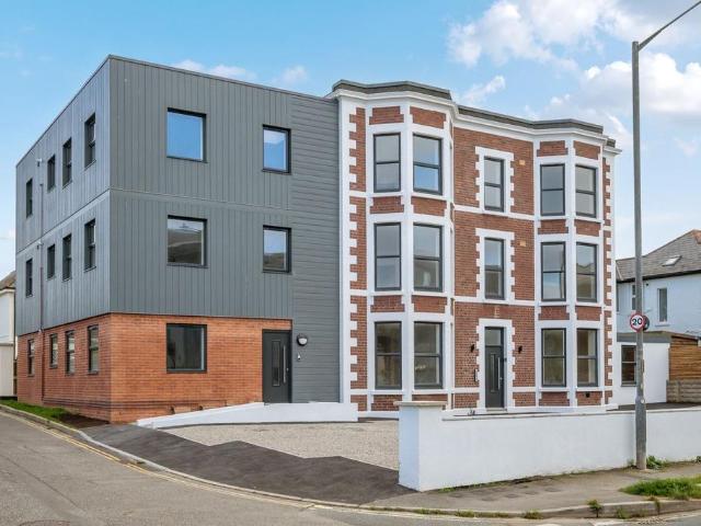 Flat for sale in Newquay, Cornwall