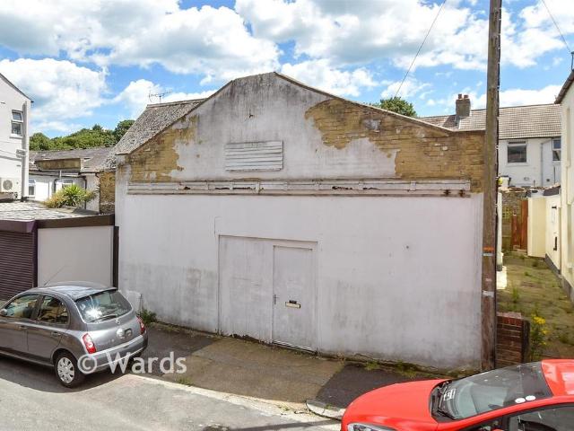 Flat for sale in Tower Hamlets, Ash