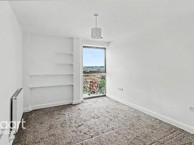 Flat for sale in London Borough of Croydon, Greater London