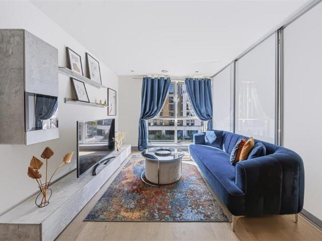 Flat for sale in Sands End, Greater London