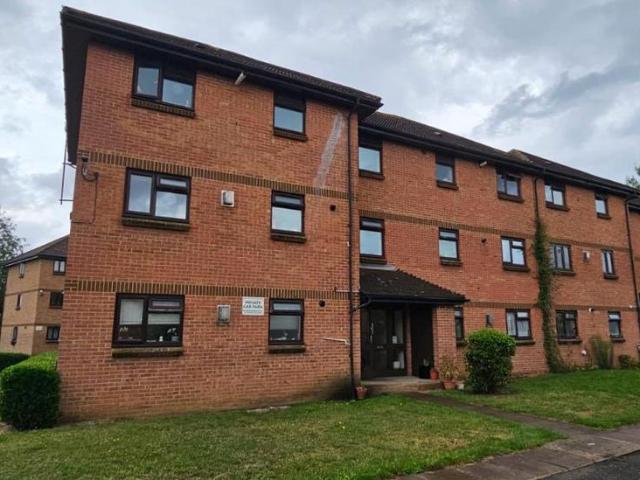 Flat for sale in Colnbrook with Poyle, Slough