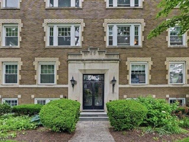 Condo for sale in Bloomfield, New Jersey