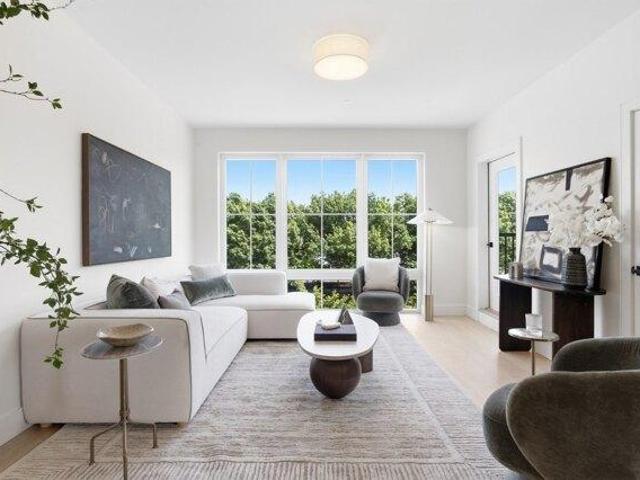 Condo for sale in Gove Street, Boston