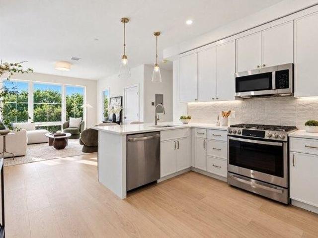 Condo for sale in Gove Street, Boston
