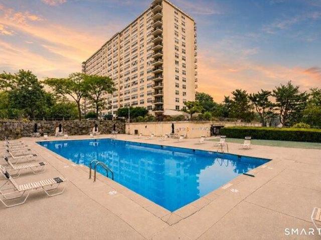 Condo for sale in Bridgeport, Connecticut