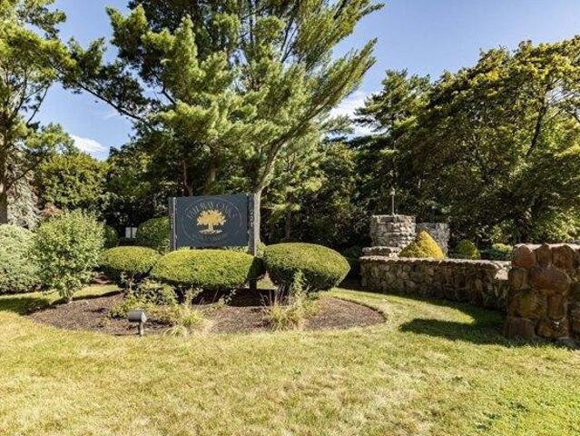 Condo for sale in Fairway Oaks Condominiums, Brockton