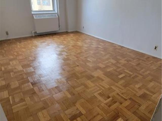 Apartment for sale in The Bronx, Arverne