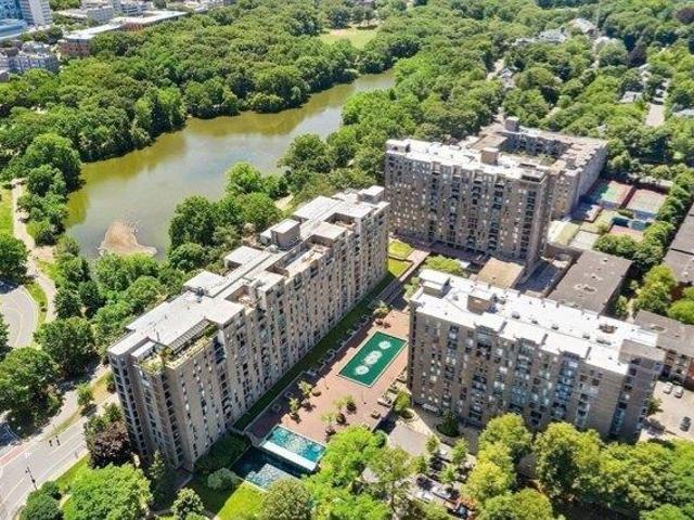 Condo for sale in Brookline
