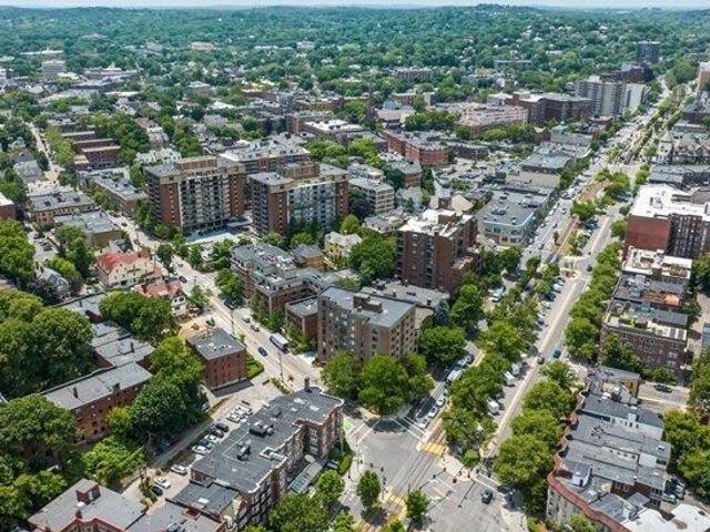 Condo for sale in Brookline