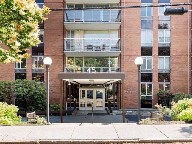 Condo for sale in Brookline