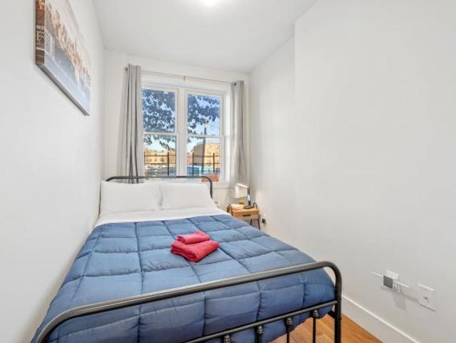 Room for rent in Arverne, New York