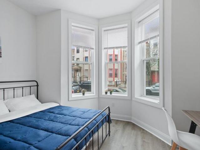 Room for rent in Arverne, New York