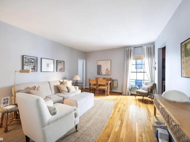 Apartment for sale in Arverne, New York